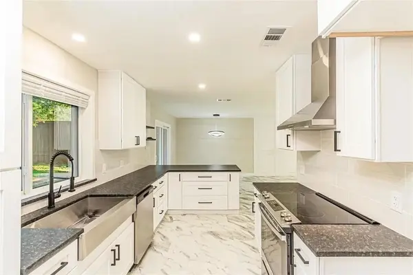 4112 Barnsley Court, Arlington, TX 76016