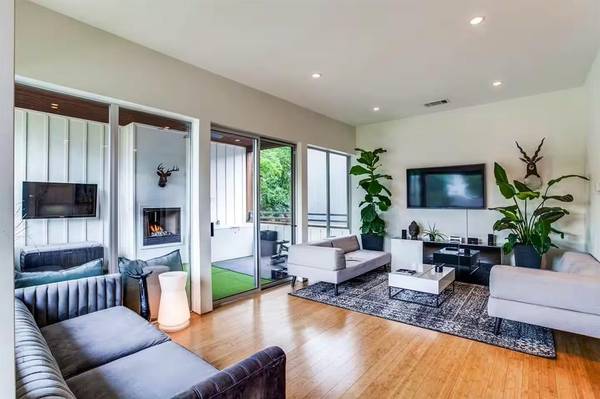 4401 Roseland Avenue #B, Dallas, TX 75204