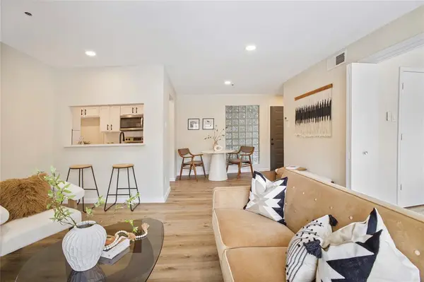 4303 Buena Vista Street #201, Dallas, TX 75205