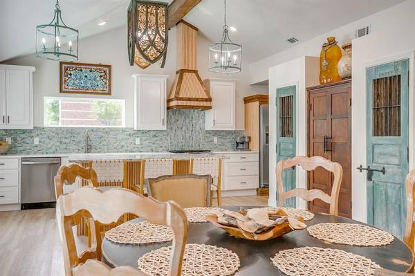 508 S Elm Street, Weatherford, TX 76086