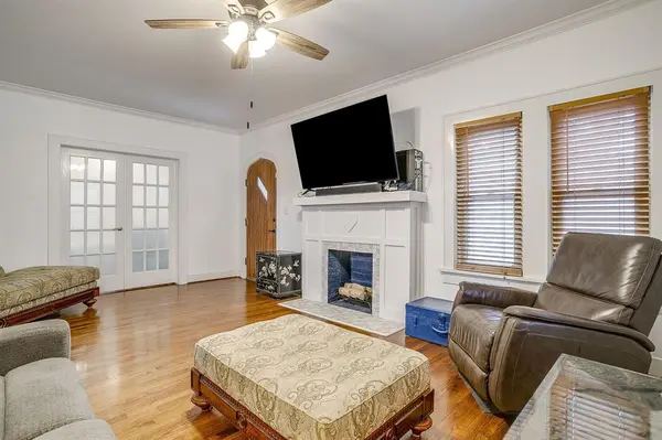 2119 Stanley Avenue, Fort Worth, TX 76110