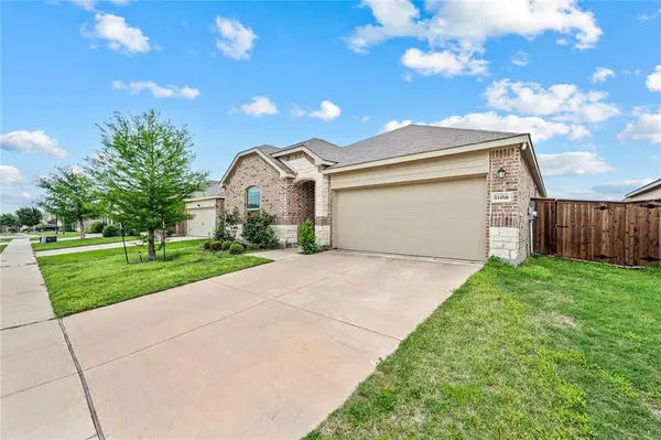11440 Silver Queen Drive, Aubrey, TX 76227