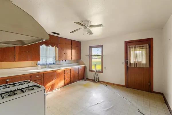 201 Proctor Lane, Sunset, TX 76270