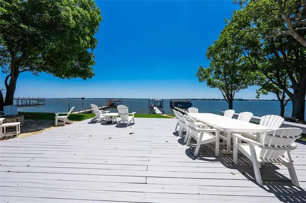 684 Enchanted Isles Drive, Mabank, TX 75156