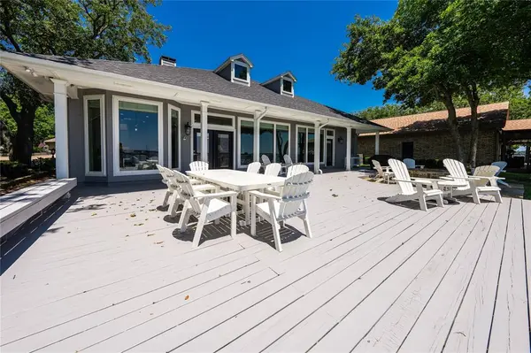 684 Enchanted Isles Drive, Mabank, TX 75156