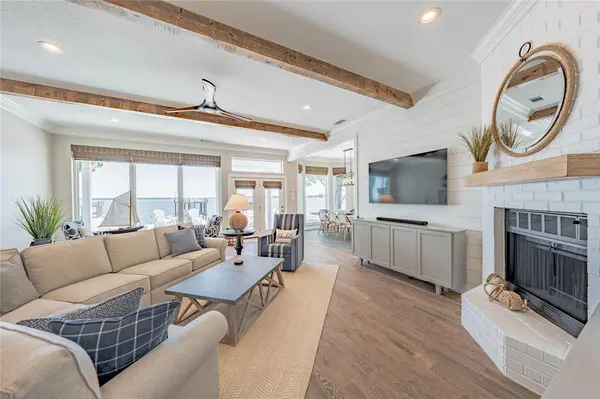 684 Enchanted Isles Drive, Mabank, TX 75156