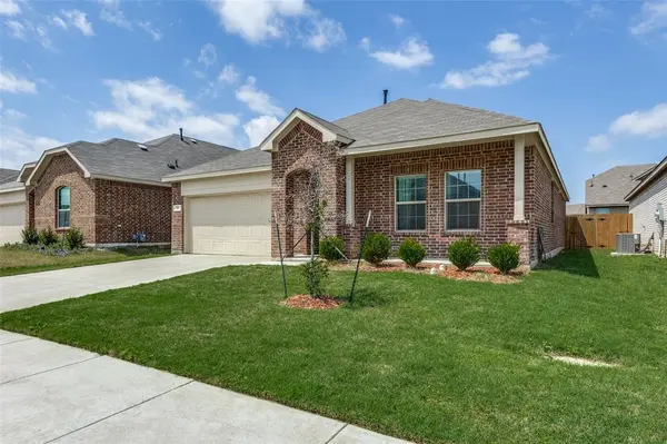 761 Pollyann Trail, Fort Worth, TX 76052