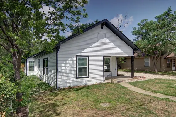 402 W Trammell Avenue, Everman, TX 76140