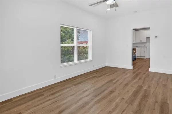 402 W Trammell Avenue, Everman, TX 76140