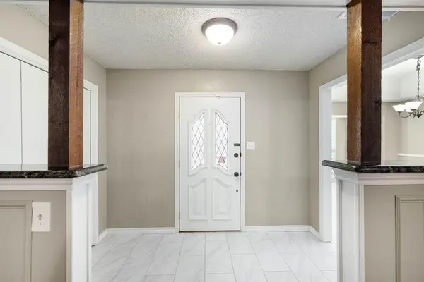 2017 Iron Horse Court, Arlington, TX 76017