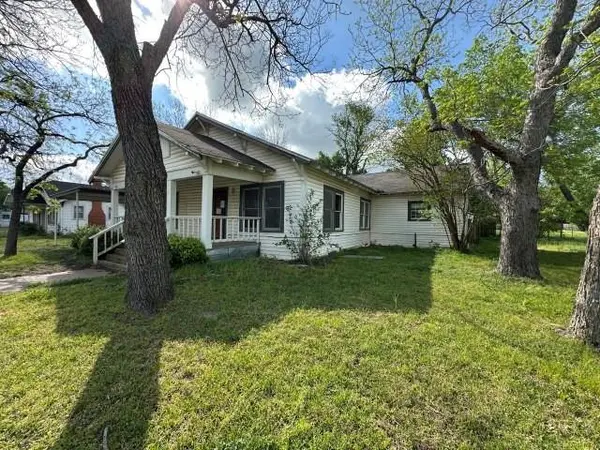 908 E Titus Street, Mexia, TX 76667