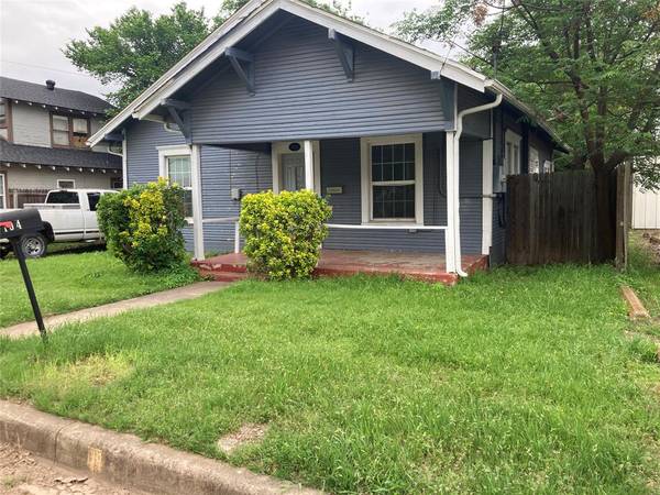104 May Avenue, Cleburne, TX 76031