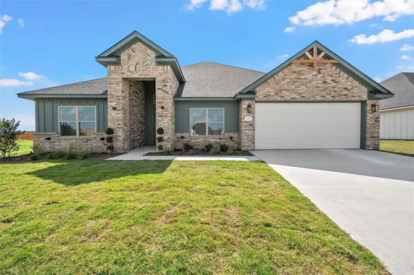 1337 Red Rock Road, Hewitt, TX 76643