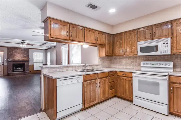 3924 Wentworth Drive, Arlington, TX 76001