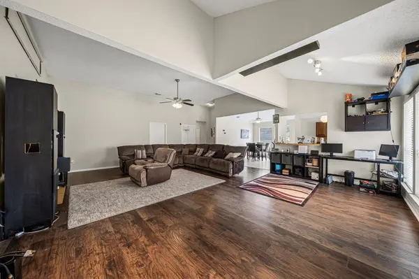 5505 Oak Brook Road, Arlington, TX 76016