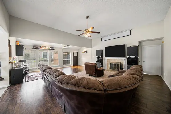 5505 Oak Brook Road, Arlington, TX 76016