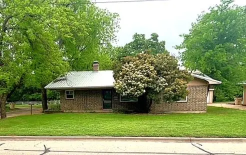 501 W College Street, Rising Star, TX 76471