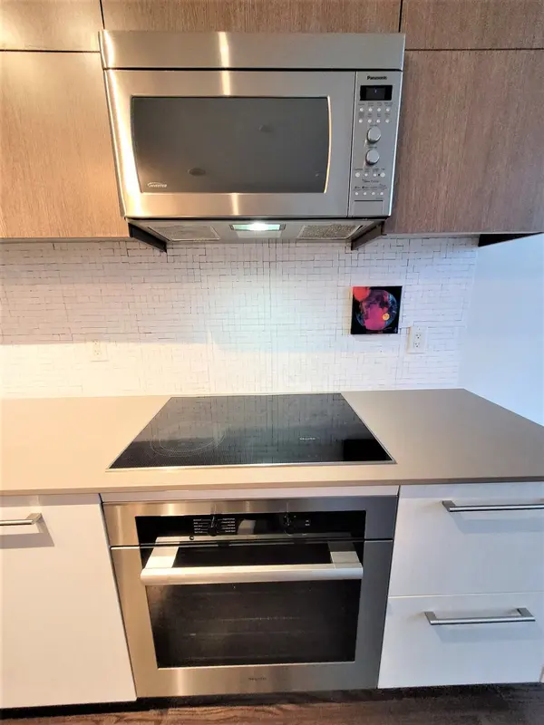 170 Avenue RD #905, Toronto C02, ON M5R 0A4