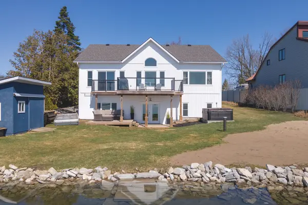 1931 Woods Bay RD, Severn, ON L3V 0V7