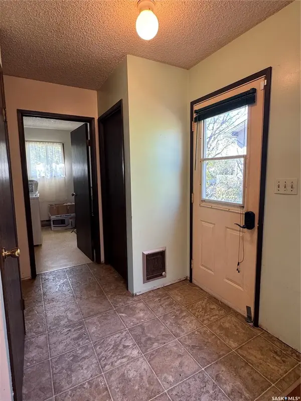 202 4th AVENUE, Landis, SK S0K 2K0