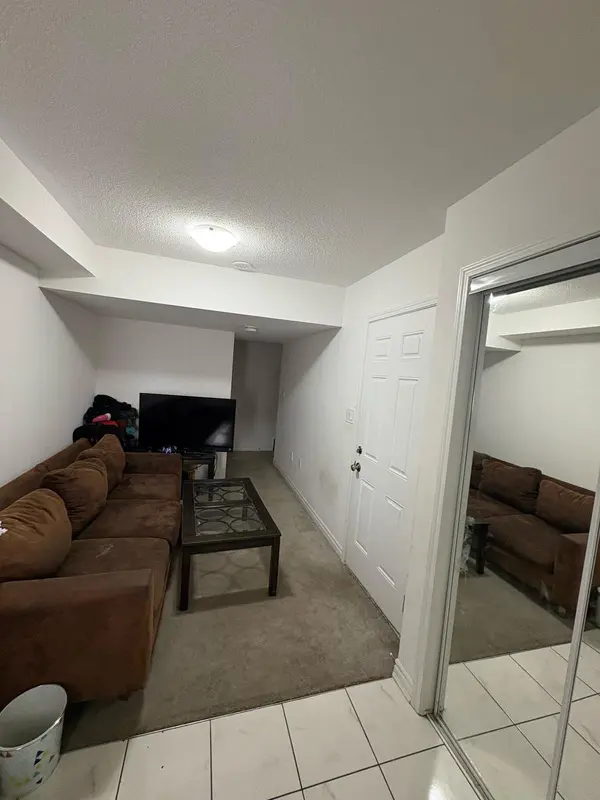 281 Murlock HTS, Milton, ON L9E 1C2