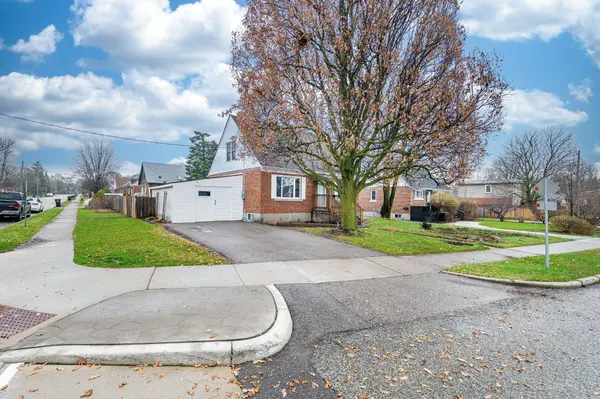 40 Ellis CRES N, Waterloo, ON N2J 3N4