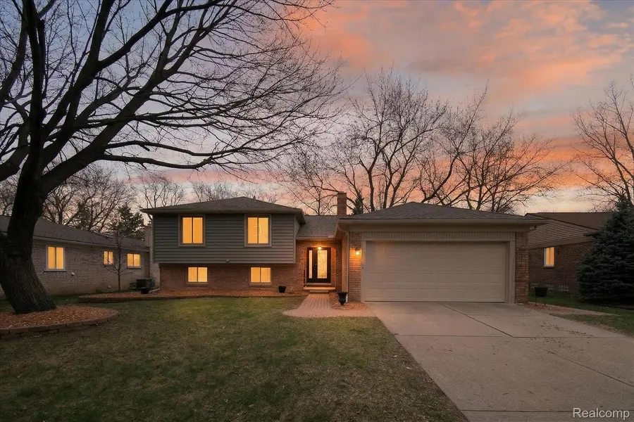 45459 Brunswick DR, Canton Charter Township, MI 48187