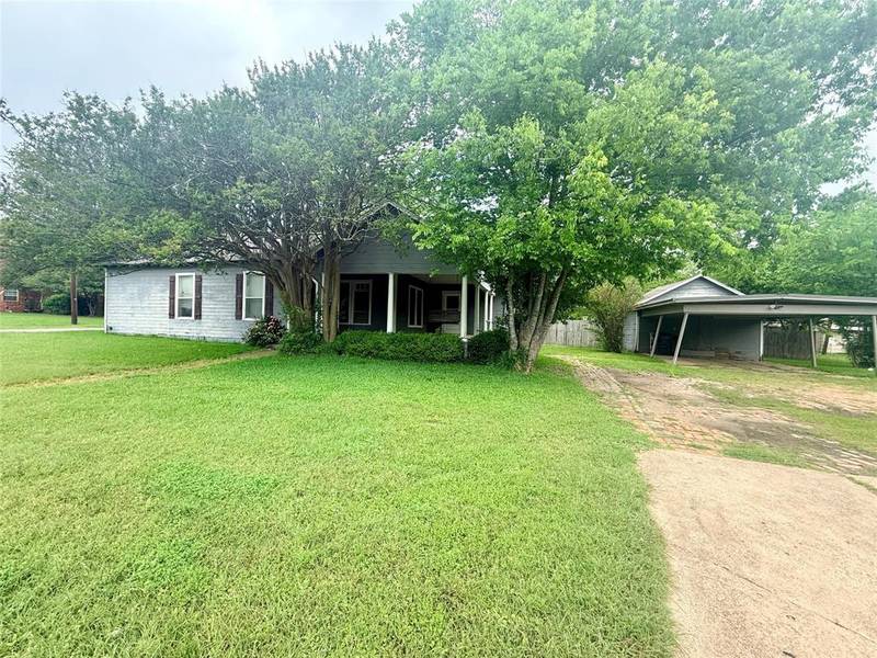302 W Orville Street, Wills Point, TX 75169