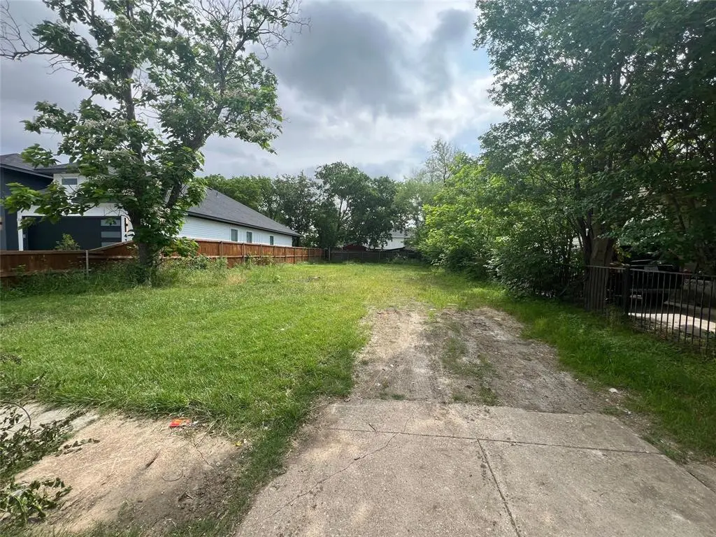 4126 Esmalda Street, Dallas, TX 75212