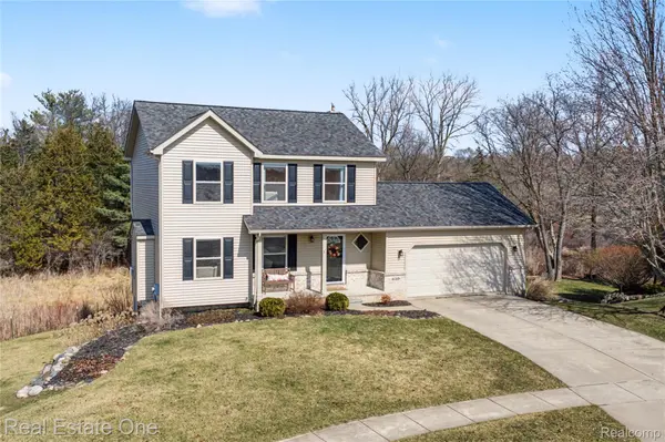 439 Brentwood DR, Pinckney Village, MI 48169