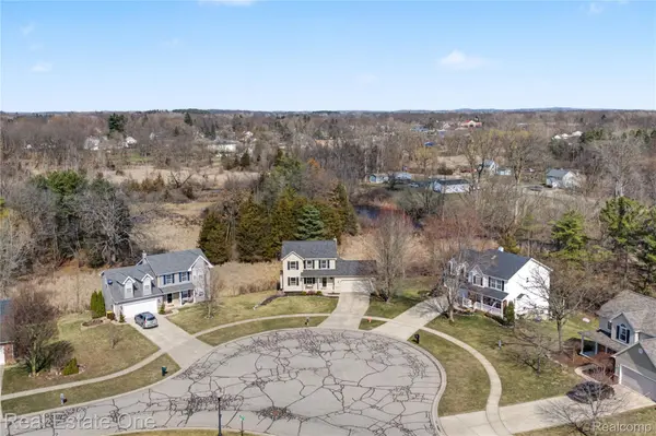 439 Brentwood DR, Pinckney Village, MI 48169