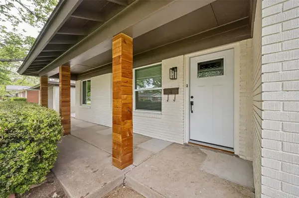 4305 Cummings Drive, North Richland Hills, TX 76180