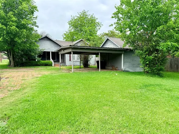 302 W Orville Street, Wills Point, TX 75169