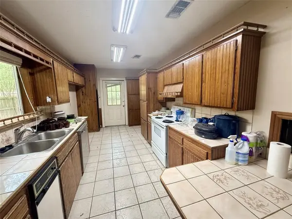 302 W Orville Street, Wills Point, TX 75169