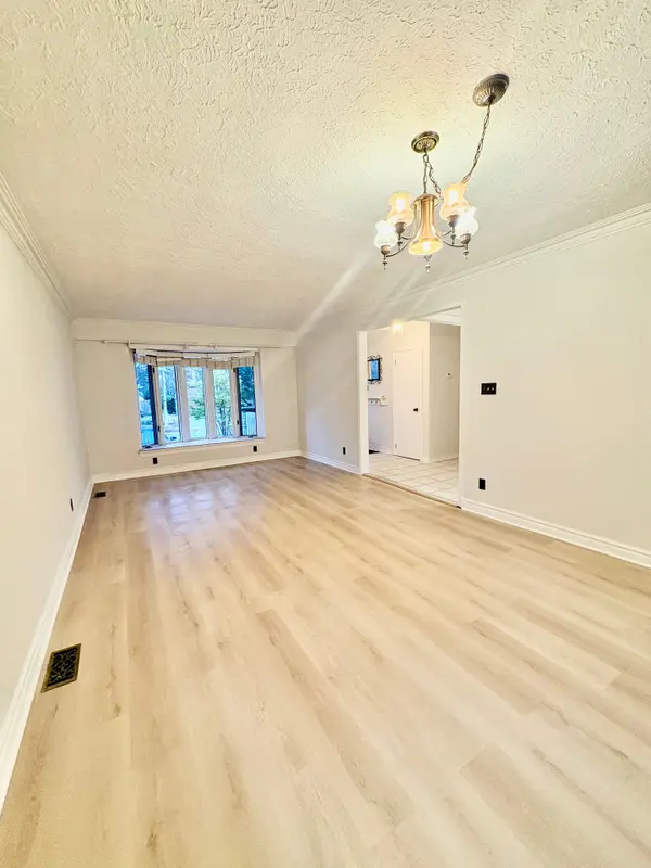 397 Centre ST E #Main, Richmond Hill, ON L4C 1B5