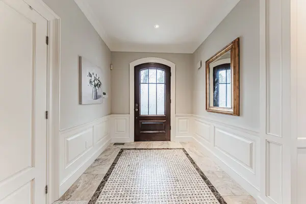 63 Ennisclare DR W, Oakville, ON L6J 4N3