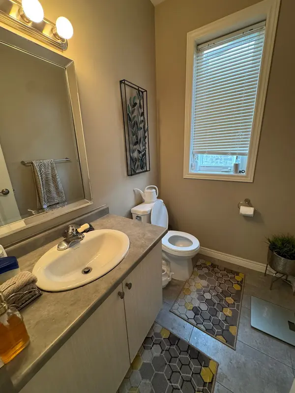 120 Vineberg DR #41, Hamilton, ON L9B 2R9