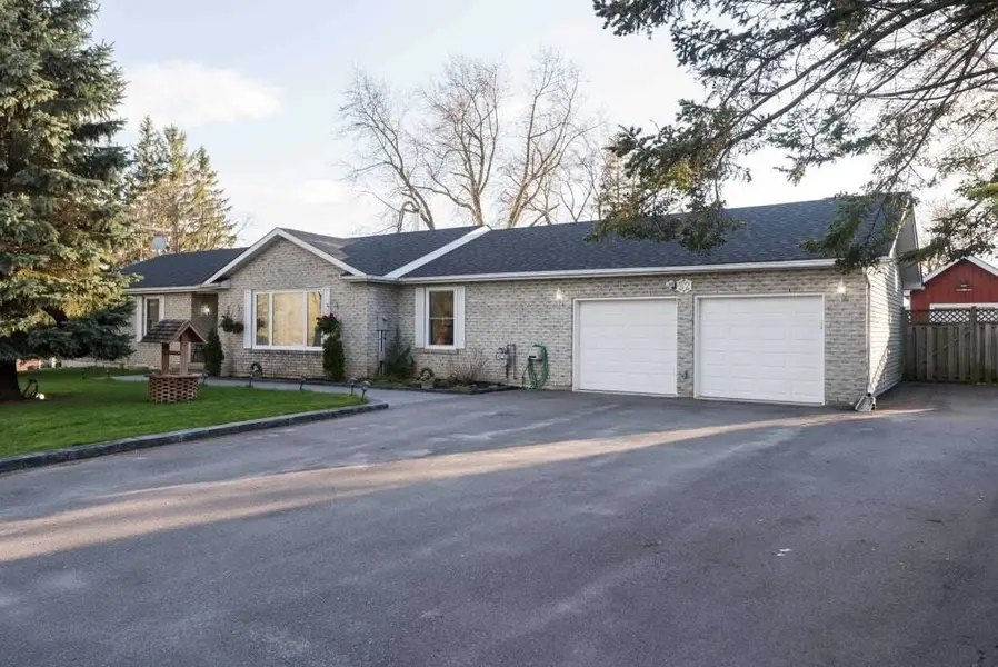 32 Elmvale BLVD W, Whitchurch-stouffville, ON L4A 2Y3