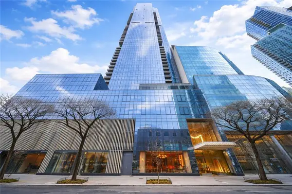 3 Court SQ #5411, Long Island City, NY 11101