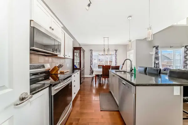 817 3 ST SW, Diamond Valley, AB T0L 0H0