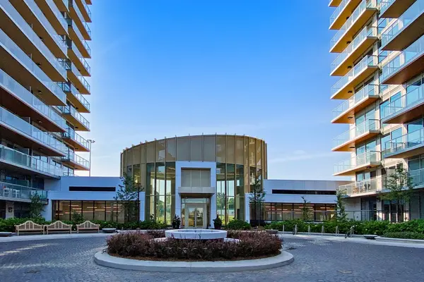 25 Mcmahon DR #1703, Toronto C15, ON M2K 0J1