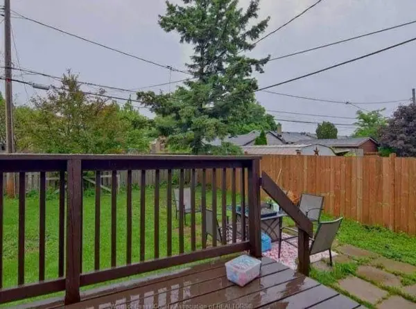 1138 harrison AVE, Windsor, ON N9C 3J5