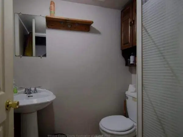 1138 harrison AVE, Windsor, ON N9C 3J5