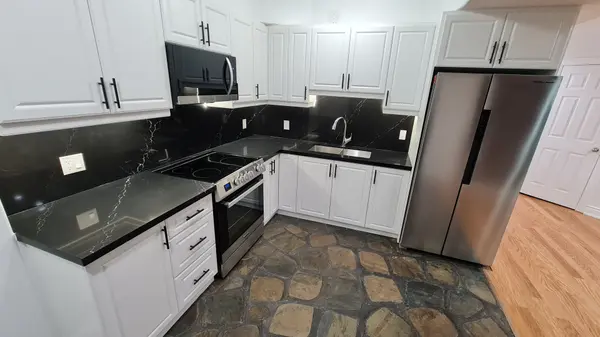 172 Lena CRES #2, Cambridge, ON N1R 8P6