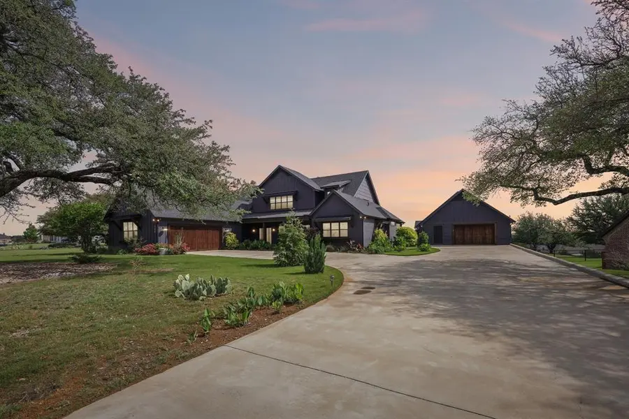 154 Helton Drive, Granbury, TX 76049