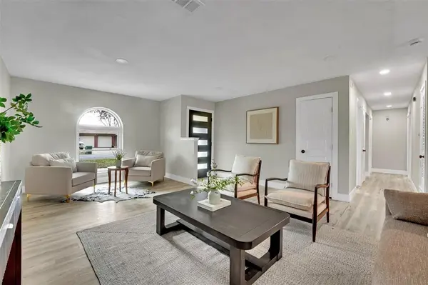 6916 Rebel Road, Forest Hill, TX 76140