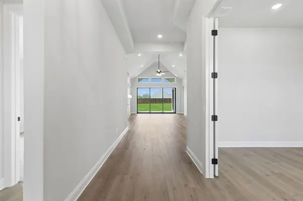 201 Cross Timbers Street, Azle, TX 76020