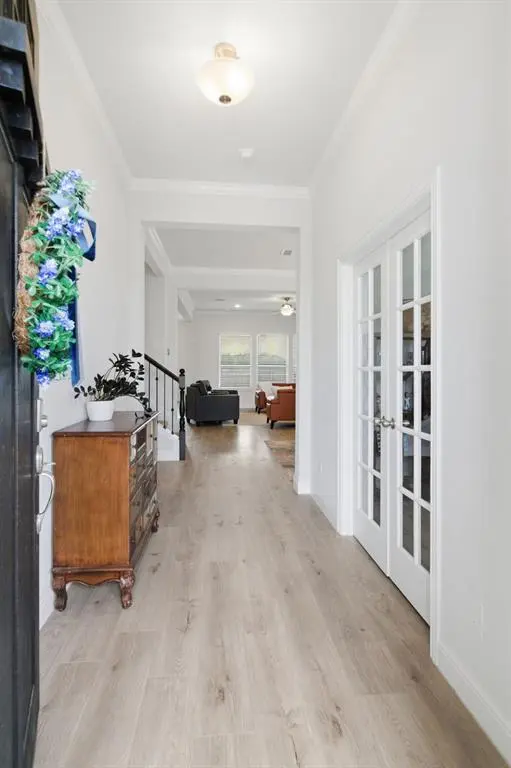 1112 Rushmore Drive, Burleson, TX 76028