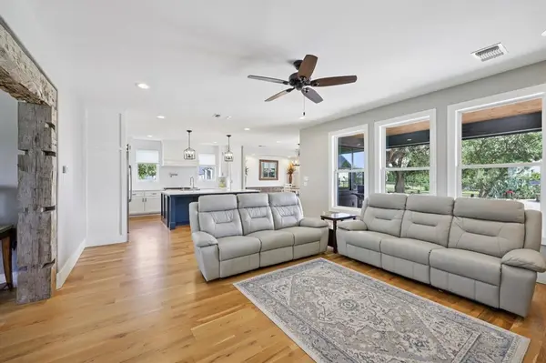 154 Helton Drive, Granbury, TX 76049