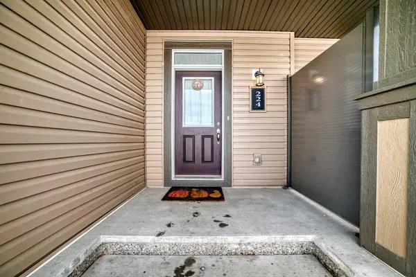 224 Carringham WAY NW, Calgary, AB T3P 1V9